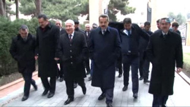 Bakü) Bakan Faruk Çelik'ten, Bakü'de Şehitliğe Ziyaret