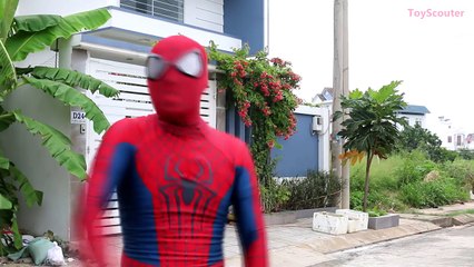 Frozen Elsa's FACE STUCK on HER BACK! w_ Spiderman, Maleficent, Hulk & Venom in Real Life-o57SOUmmmIs