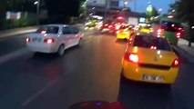 İstanbul Trafiği Yine Küfür Yine Kavga Taksici vs Servis Şoförü
