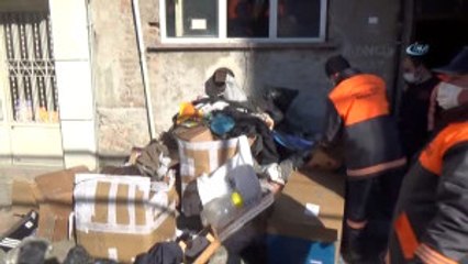 Isınmak İçin Yaktığı Soba Canından Ediyordu