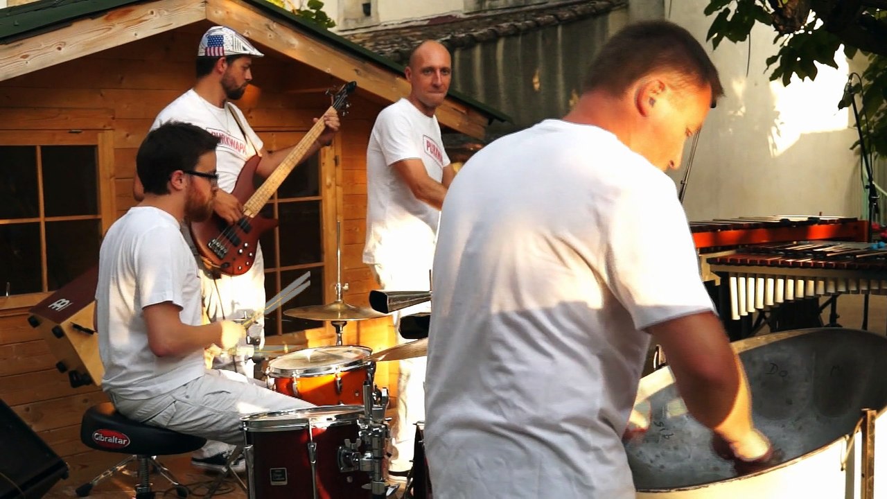 "Soca des Caraïbes" par le collectif Purkwapa