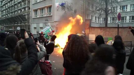 Violences policières : une manifestation sauvage de lycéens dégénère à Paris