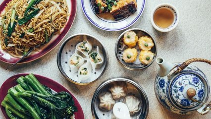 How Nom Wah Tea Parlor Keeps Old Chinatown Old