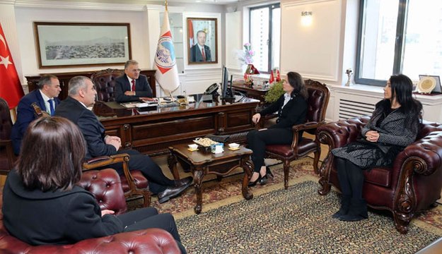 BAŞKAN BÜYÜKKILIÇ, MUSTAFA EMİNOĞLU ANADOLU LİSESİ YÖNETİMİNİ AĞIRLADI