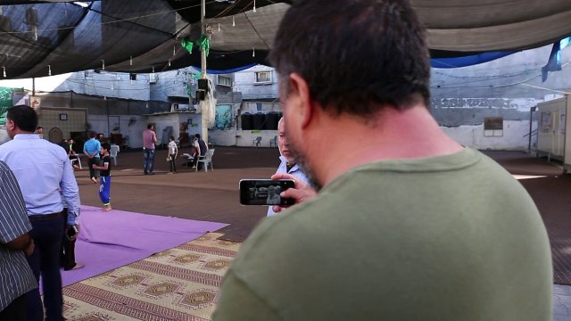 الفنان الصيني المعارض آي واي واي: يمكن لاي منا ان يصبح لاجئا