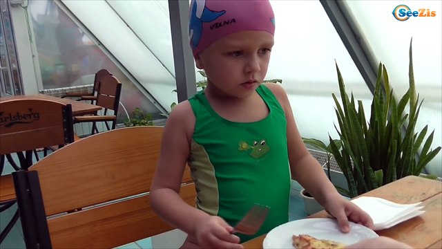 ✔ Кукла Ненуко и девочка Ярослава купаются в бассейне / Nenuco Baby Doll with Yaroslava Bath Time ✔