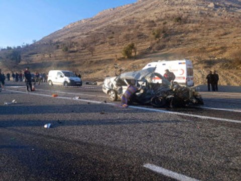 Katliam Gibi Kaza: 4 Ölü, 2 Yaralı