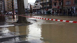 Rupture de canalisation en plein centre-ville d'Annecy