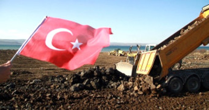 Bakan Arslan: 1915 Çanakkale Köprüsü'nün Inşaatına Fiilen Başlandı