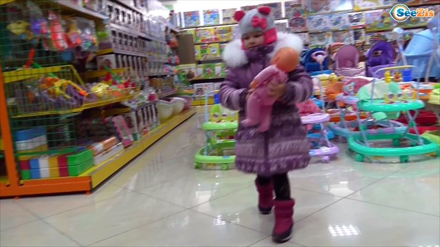 ✔ Кукла Ненуко. Ярослава — поход в магазин игрушек за набором посуды / Doll Nenuco Toys for kids ✔
