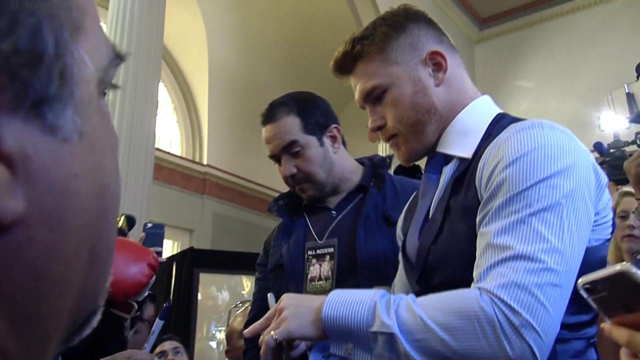 Canelo Alvarez with Fans