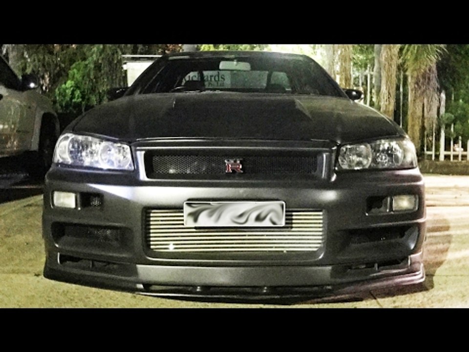 Nissan Skylines STREET RACING! R34 GTR Gets BUSTED!!