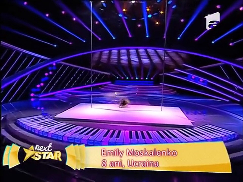 A 8 ans, elle fait du pole danse comme une reine ! WOW !