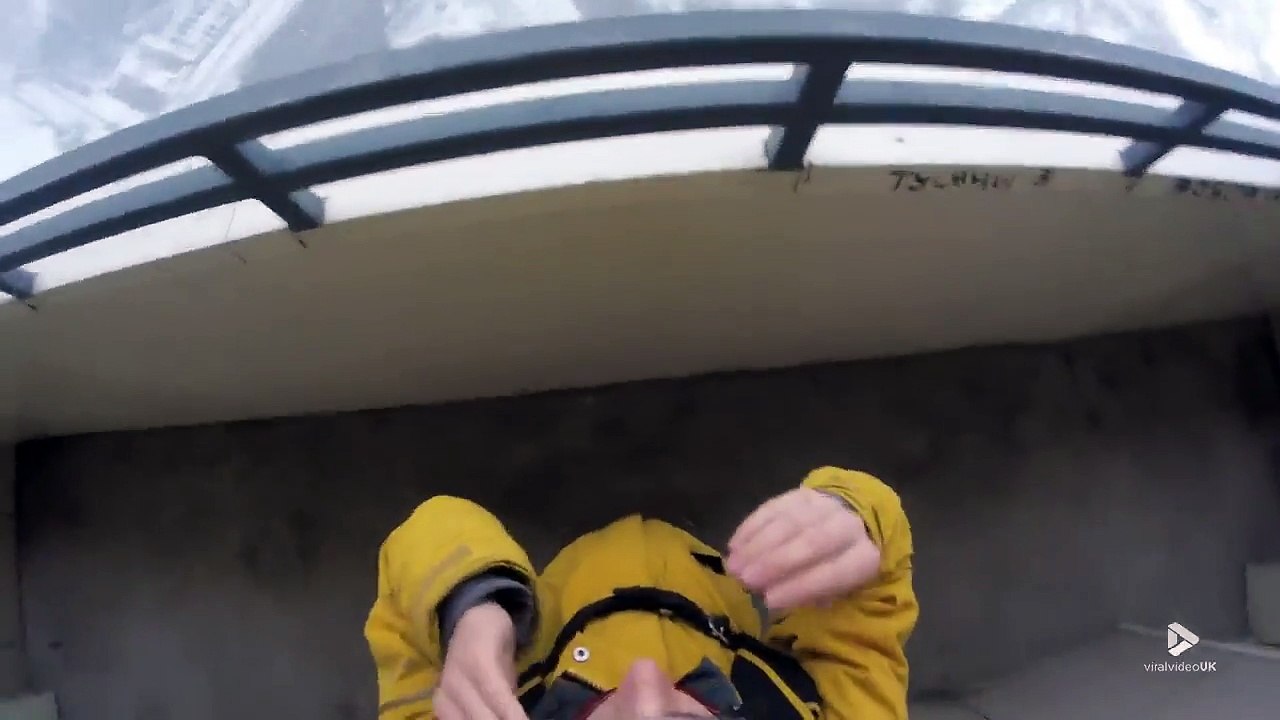[MP4 720p] Viral Video UK_ Urban base jump from busy tower block
