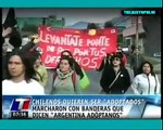 Miles de chilenos renuncian ser chilenos