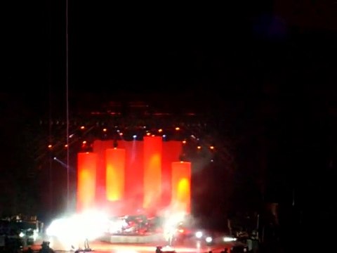 Muse - Supermassive Black Hole, Download Festival, 09/30/2006