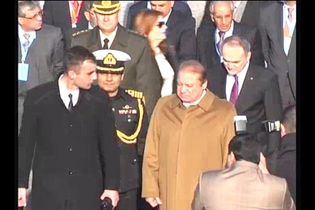 Prime Minister Muhammad Nawaz Sharif laying floral wreath at Ataturk's Mausoleum at Anitkabir