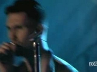Maroon 5- Makes Me Wonder