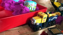 Thomas & Friends Mashems Surprise Egg Kinetic Sand - Thomas Wooden Railway Table - Trains for Kids-t1IhO3ZTXd8