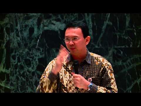 Ahok akan revisi UU lalu lintas terkait kejadian polisi tilang busway - NET12