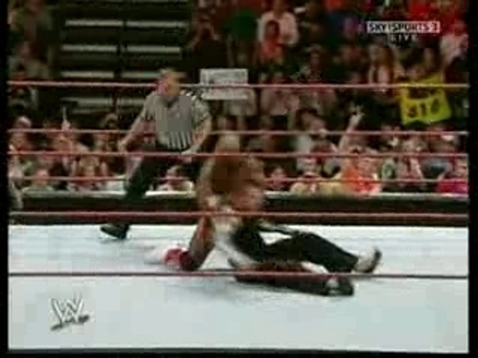 WWE RAW LIVE 18/09/2007 PART 2