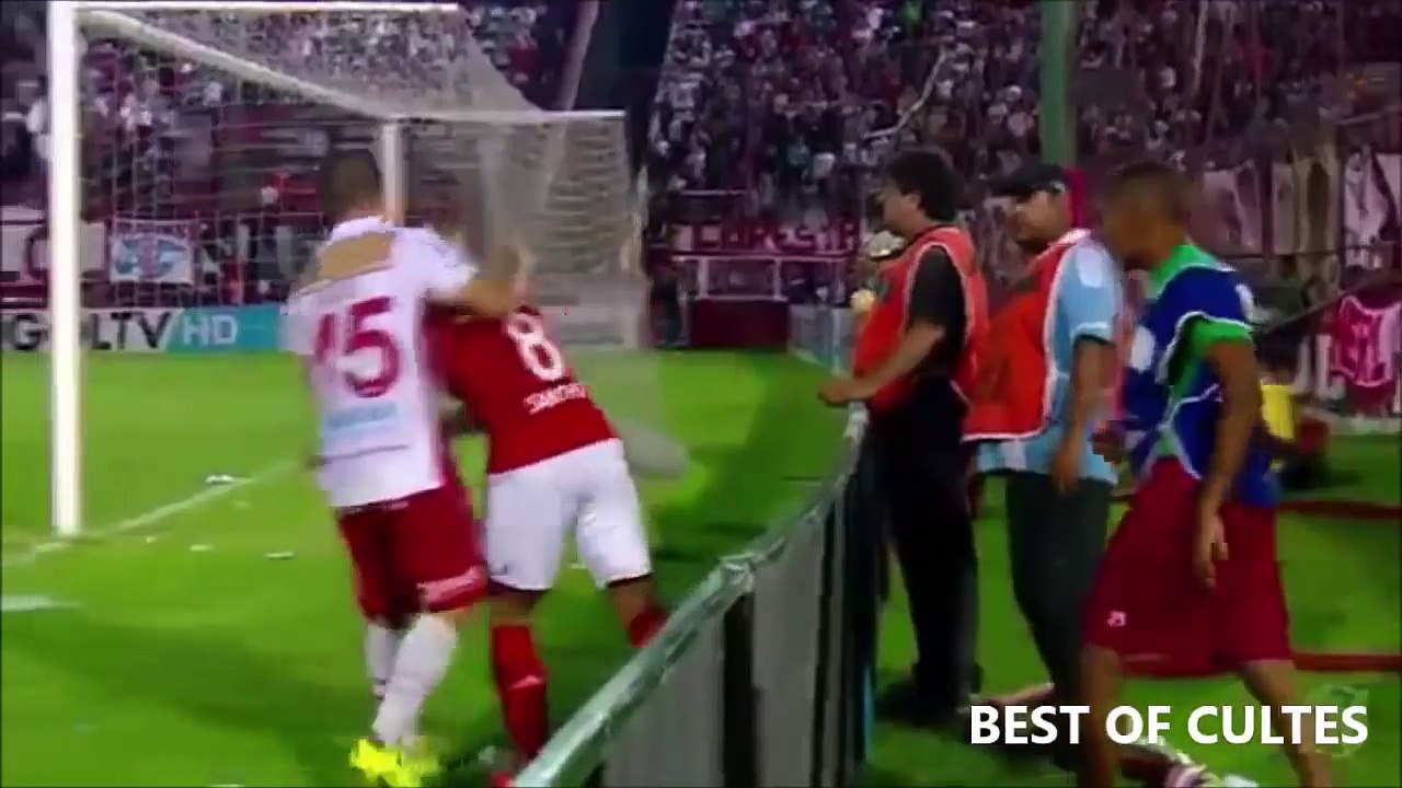 Cartons rouges les plus stupides du football-Dd-IlM4xpxQ