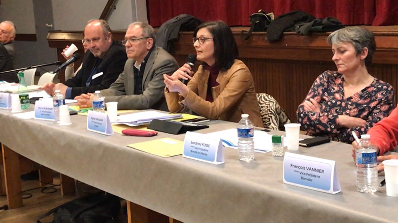 Fermeture d'une classe au lycée de DIVES