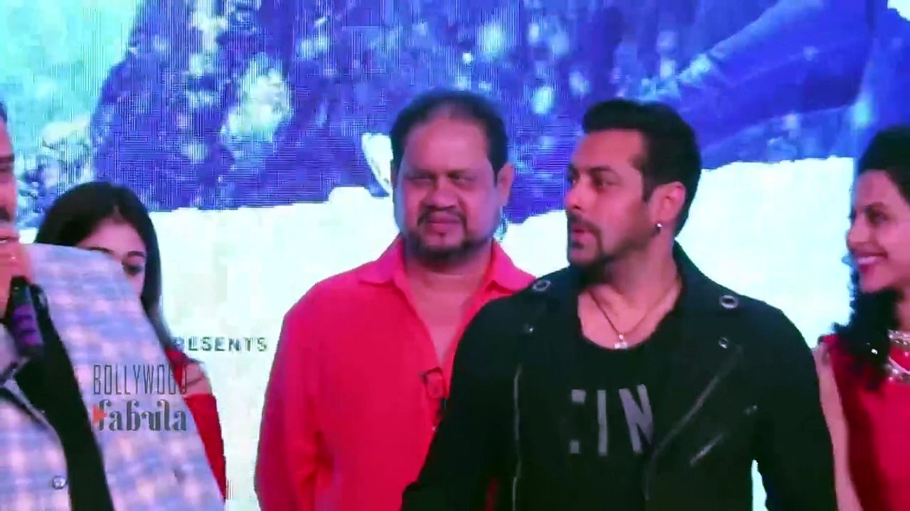Salman Khan's Crazy Reaction on Lulia Vanturs d...
