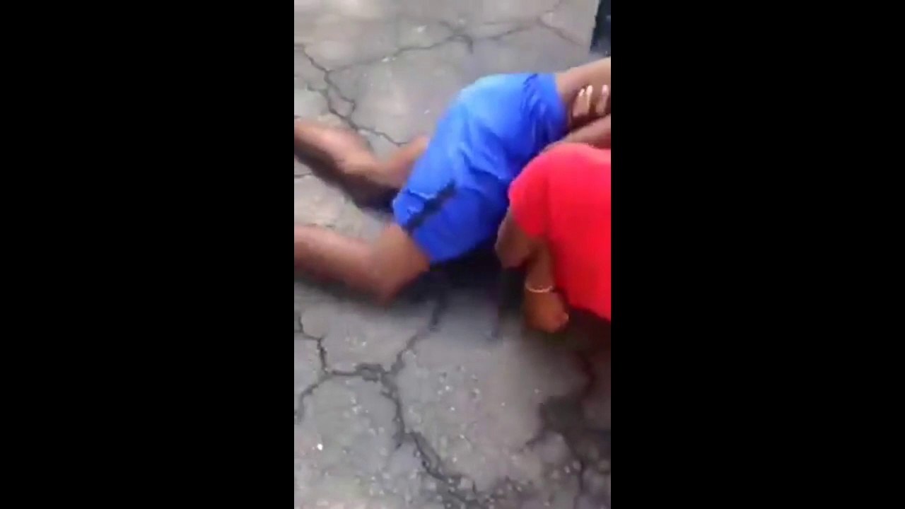 Il se met KO en tentant de mettre son adversaire au sol