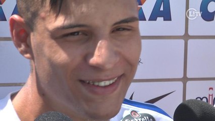 Lateral do Corinthians entrega apelido de Jadson sem querer