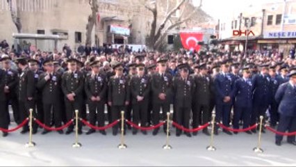 Kütahya Şehit Babası Oğlunun Tabutunu Taşıdı Ek Son Yolculuğuna Uğurlandı