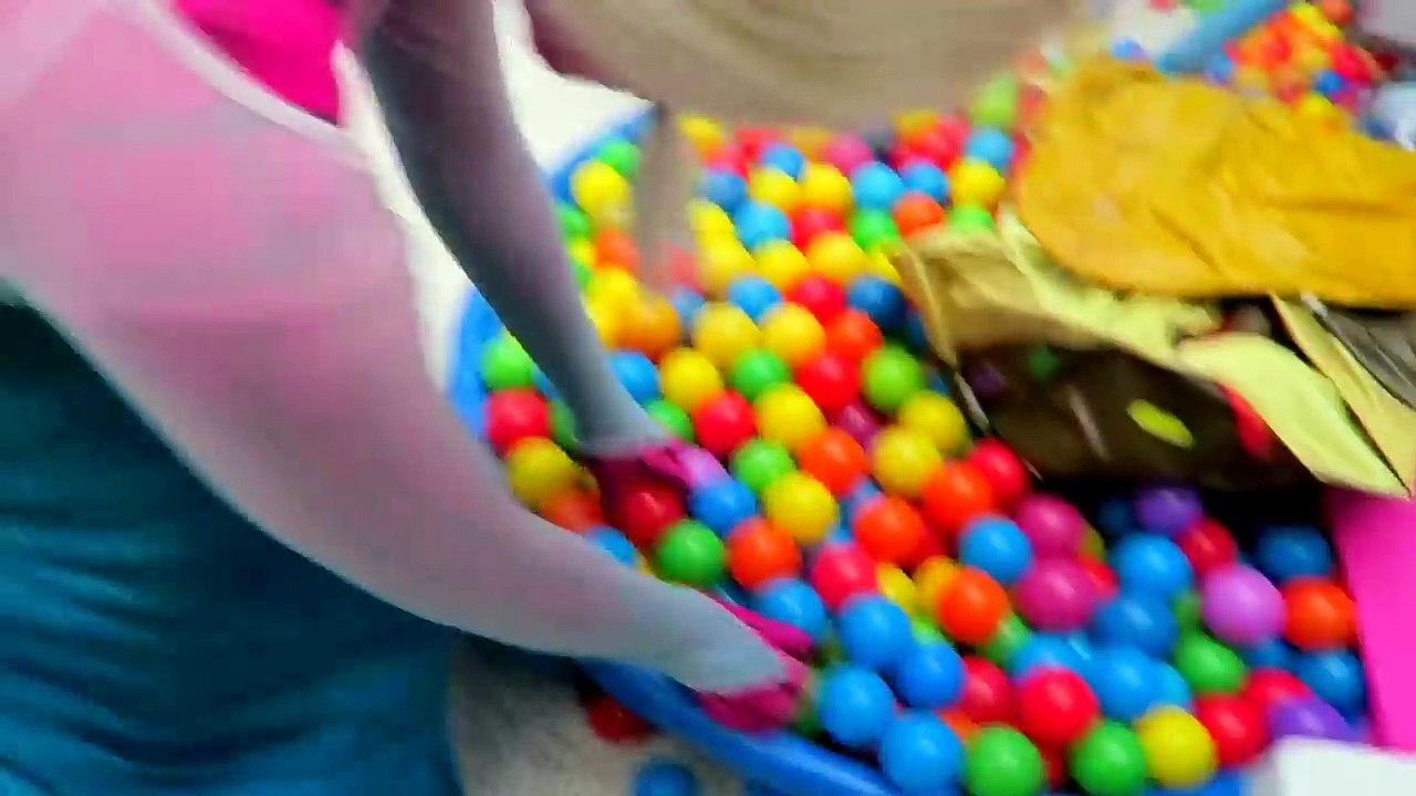 Spiderman Pink SpiderGirl Frozen Elsa Joker Kidnap Dinosaurs Vs Killer Clown Venom Funny S