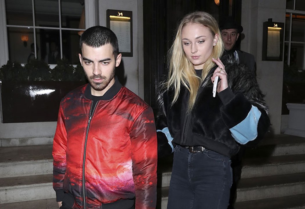 Joe Jonas & Sophie Turner Enjoy A Swanky Dinner In London