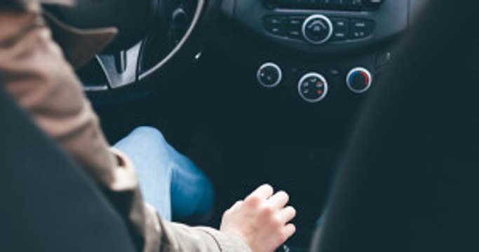 Araç Satış İlanını Şiirle Yapınca Sosyal Medyada Büyük İlgi Gördü