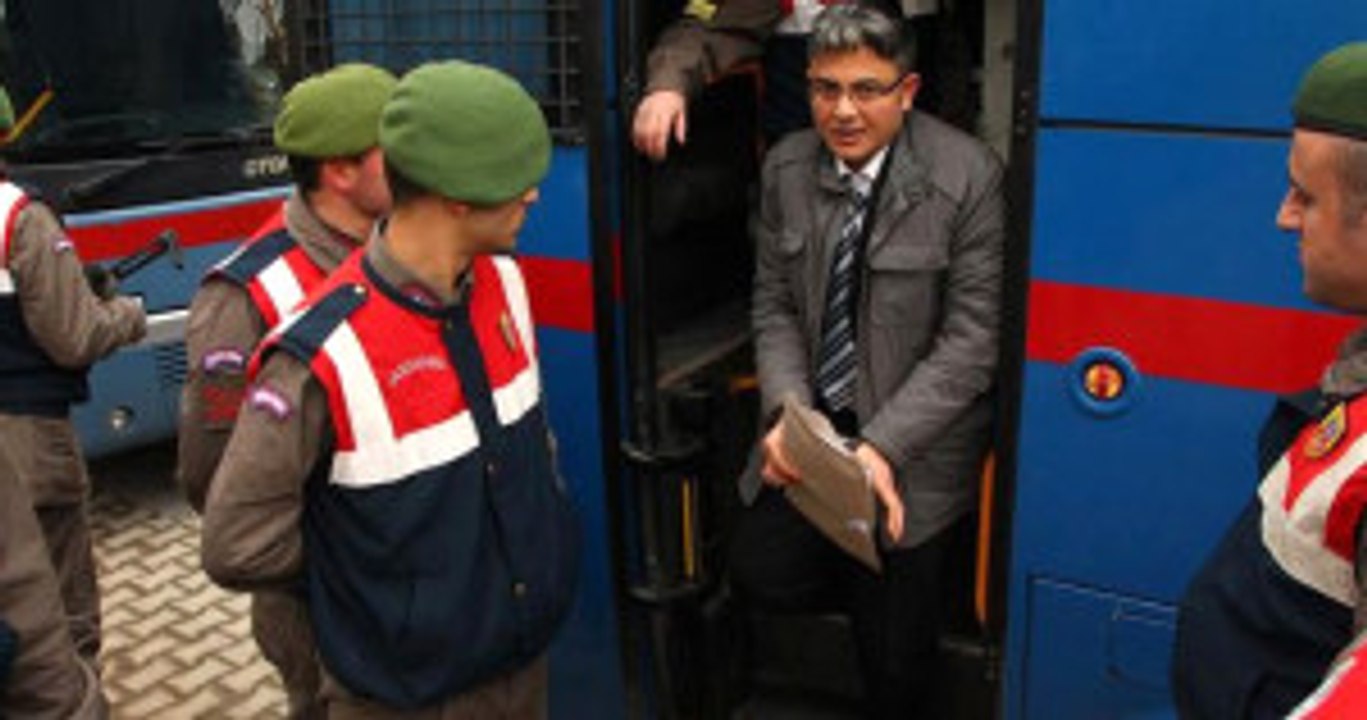 FETÖ'cüler MAhkemede Birbirine Girdi: Bekle Sen Bekle