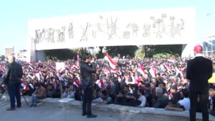 Download Video: Irak'ta Şii Lider Mukteda Es-Sadr Yanlıları Reform Talebiyle Gösteri Düzenledi