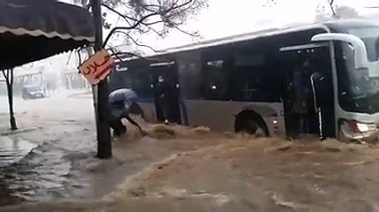 خطير: الأمطار الغزيرة بسلا تعري المغرب و تكشف المستور