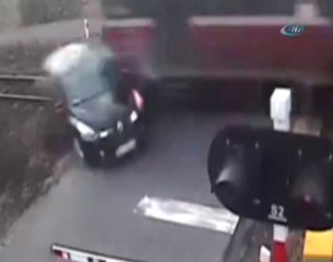 Uyarılara Aldırmayan Sürücü Bu Kazada Ağır Yaralandı