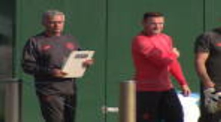 Descargar video: Rooney will help Man United fight for trophies - Mourinho