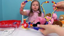 El doctor Плюшева juguetes juegan un conjunto de doctor Doc McStuffins suitcase set playing toys dol