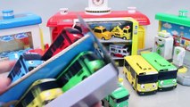 Thomas y sus Amigos el Tren Tayo el Pequeño Garaje de Autobús de Juguete Sorpresa Huevos Aprender los Números de Colores