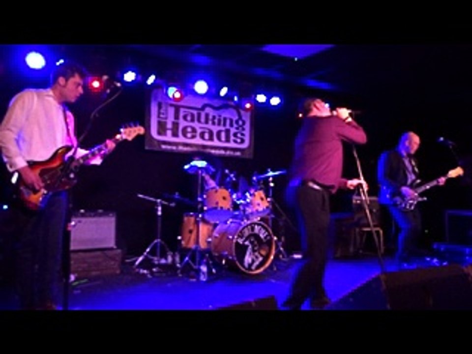 THE NIGHTINGALES at the Talking Heads, Southampton.