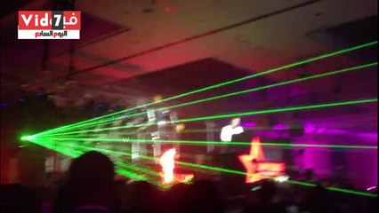 بدء حفل جورج وسوف ونيكول سابا بعرض ألعاب نارية