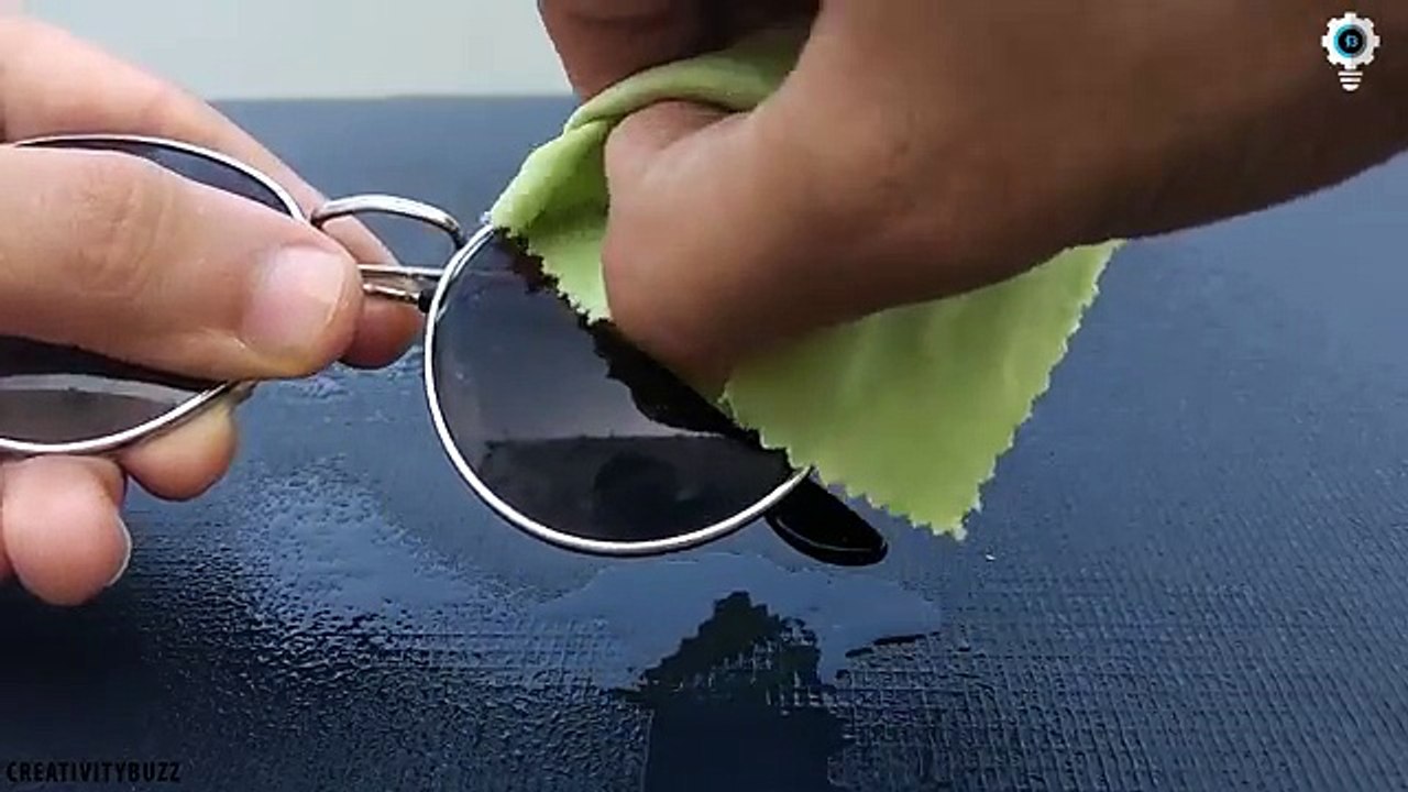 10 Awesome  Toothpaste Life Hacks