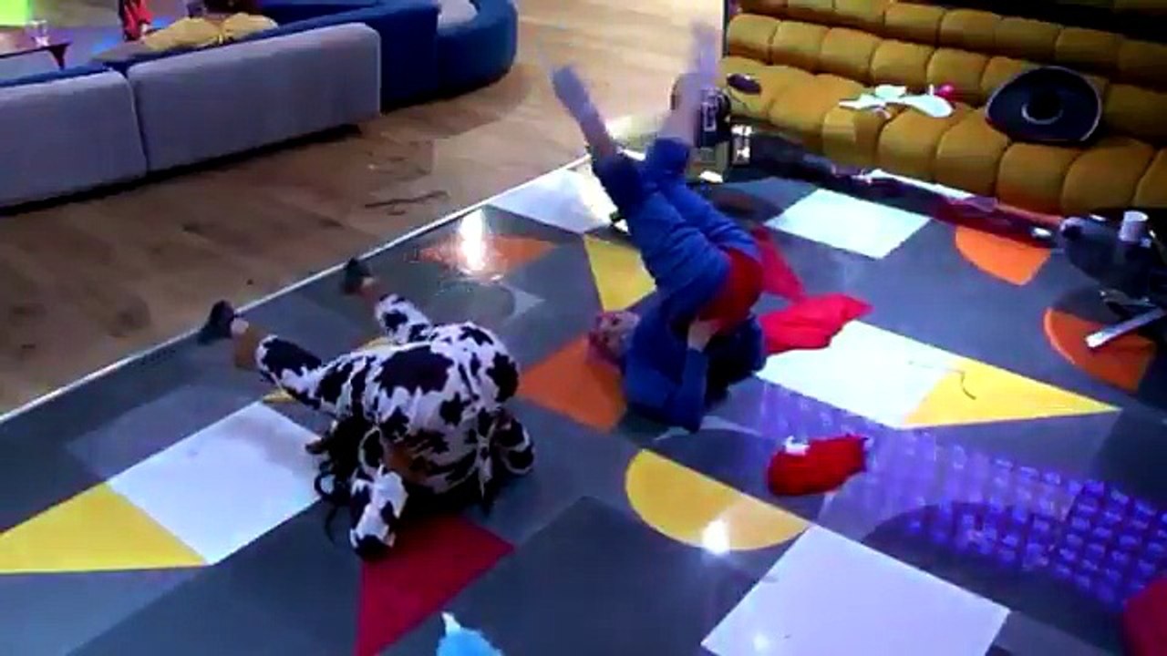 Elettra y Daniela perreando. parte 3