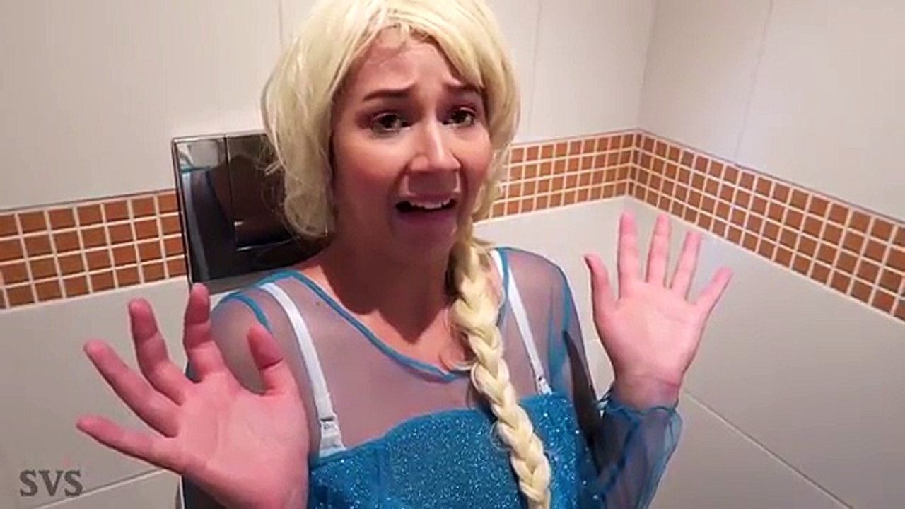 SPIDERMAN vs JOKER! Joker Poo Colored Balls w/ Pink Spidergirl Frozen Elsa - Fun Superhero