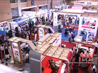 রাজধানীতে চলছে বস্ত্রখাতে ব্যবহৃত যন্ত্রাংশের প্রদর্শনী