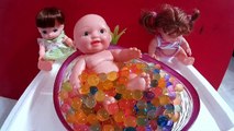 Orbeez La Muñeca Del Bebé El Baño De La Diversión! Cómo Baño de un Bebé Recién nacido Muñeca de Juguete Videos de Ingrid Sorpresa