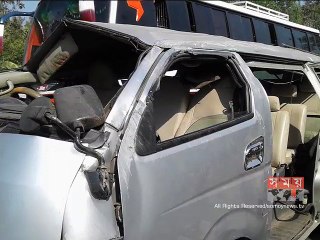 কক্সবাজারের চকরিয়ায় মাইক্রোবাস উল্টে নিহত ৪