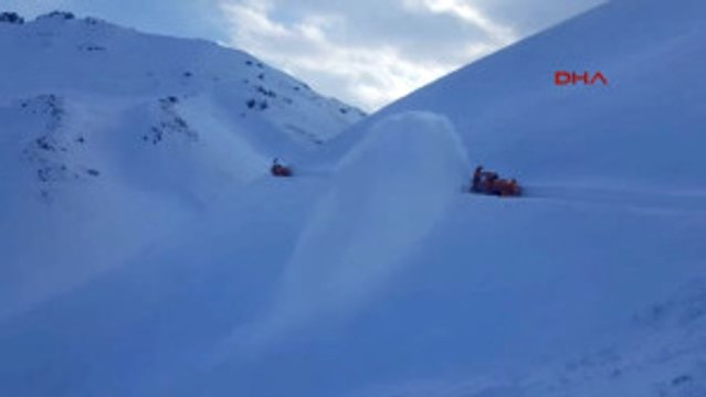 Şırnak'ta Tanin Tanin Dağlarında 3 Metre Kalınlıktaki Kar Ile Mücadele